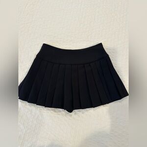 Black  pleated skirt skort size Small